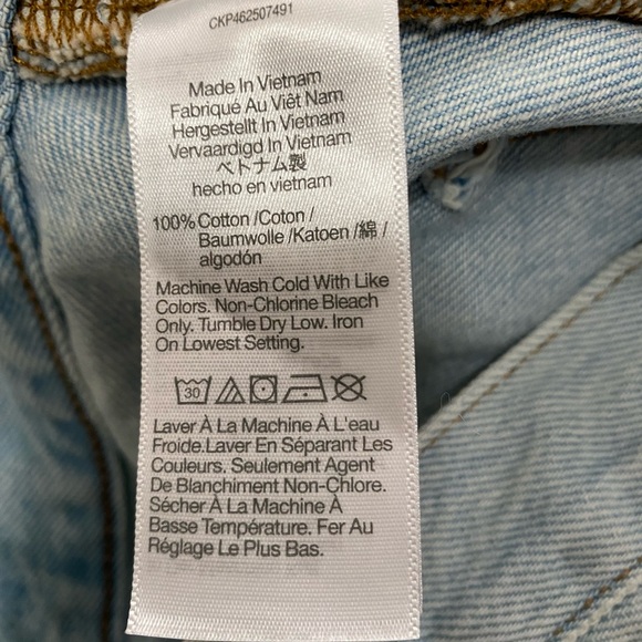 Madewell Relaxed Denim Shorts in Essen Wash - Picture 7 of 12